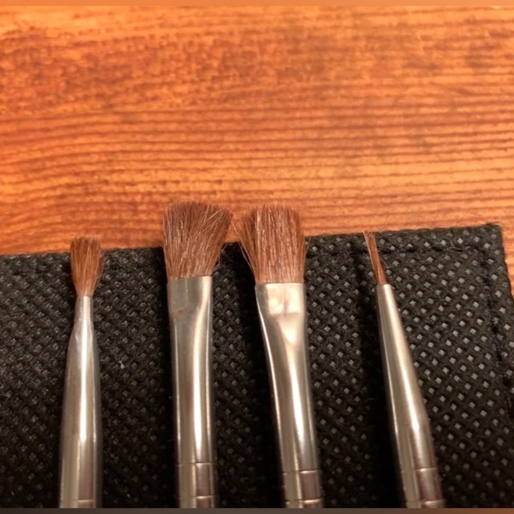 (NWOT) 7 Makeup Brushes & Mirror💋 - Picture 5 of 7